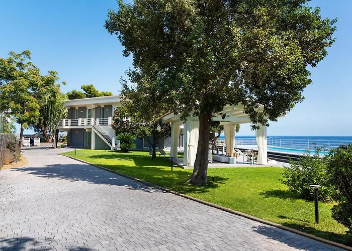 Isabella Villa Acireale